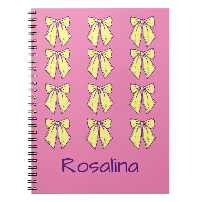 Cute Pink och Yellow Bows Pattern Girl's Name Anteckningsbok (Framsidan)