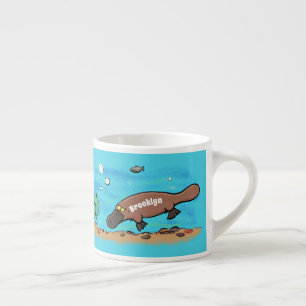 Cute platypus simmande tecknad espressomugg