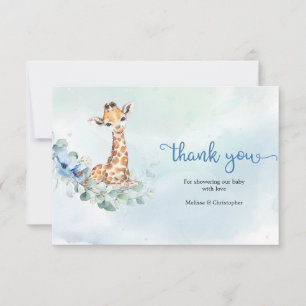 Cute pojke giraffe blåa blommor eucalyptus tack kort