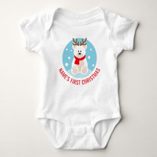 Cute Polar Bear med Antlers - Första jul T Shirt