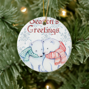 Cute Polar Bears in Red and Grönt Scarf Julgransprydnad Keramik