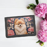 Cute Pommern Hund Rosa Blommigt<br><div class="desc">Håll dig organiserad i stil med den här Cute Pommern Hund Blommigt Trifold Wallet. Den här fina plånboken har ett vackert Pommern-blommigt-accenter från rosa, som skapar perfekten blandning av hund finhet och blommigt elegans. Vare sig du är Pommerns entusiaster eller bara uppskattar blommornas charm, tillför den här tredubbla plånboken en...</div>