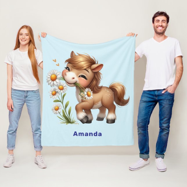 Cute Pony Eating Daisys Fleecefilt (På plats)