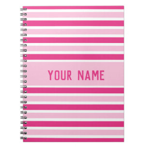 Cute Preppy Rosa och White Rand Namn Anteckningsbok