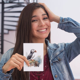 Cute Puffin på sten i vattenfärg Vykort