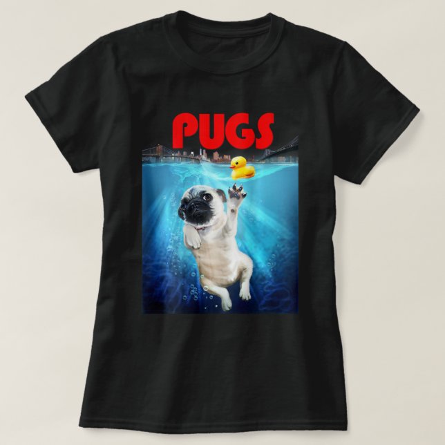 Cute Pug Hund spelar med Rubber Anka Leksak i New  T Shirt (Design framsida)