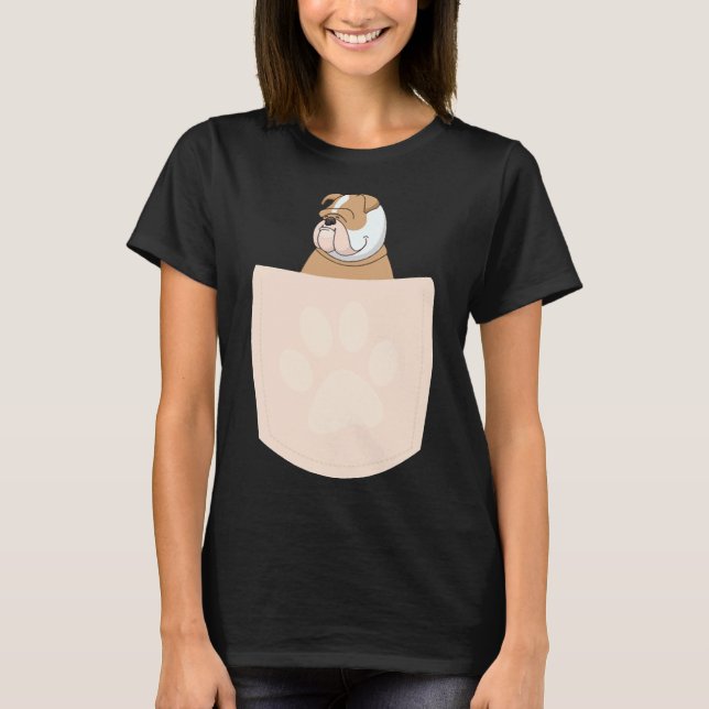 Cute Pug in Pocket Essential T-Shirt 939 (Framsida)