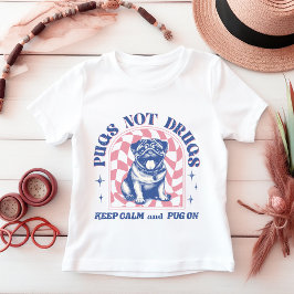 Cute 'Pugs Not drugs' Retro Pastel Rosa and Blue T Shirt