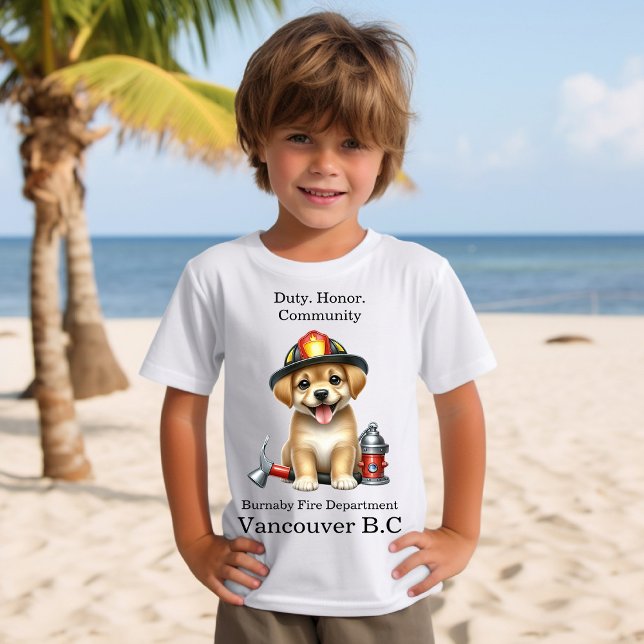 Cute puppen klädd som brandman med verktyg t shirt (Skapare uppladdad)