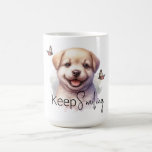 Cute Puppy-Behållan Smilande Anpassningsbar Mugg<br><div class="desc">Här är ett underbart sätt att göra din dag ljusare. Anpassningsbar och söt marionett och fjärilar mugg med en inspirerande fras,  "Behålla Smiling". Du kan ändra texten eller behållan som den är.</div>