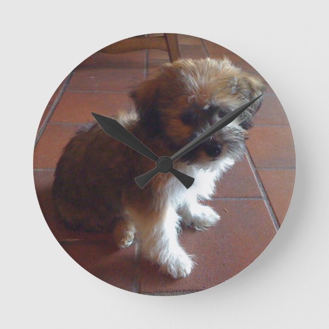 Cute Puppy Rund Klocka (Framsida)