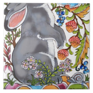 Cute Rabbit Mural Blommigt White Bkgrd Grund halv Kakelplatta