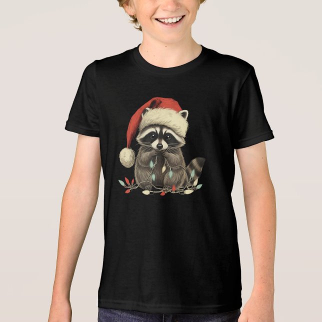 cute raccoon Chew Christmas Light Xmas Holiday T Shirt (Framsida)