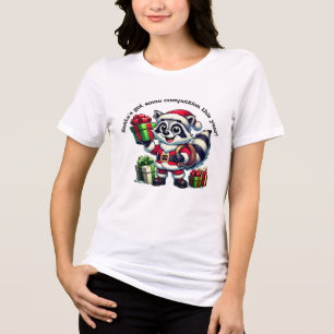 Cute raccoon klädd som Santa med färgade gåvor T Shirt