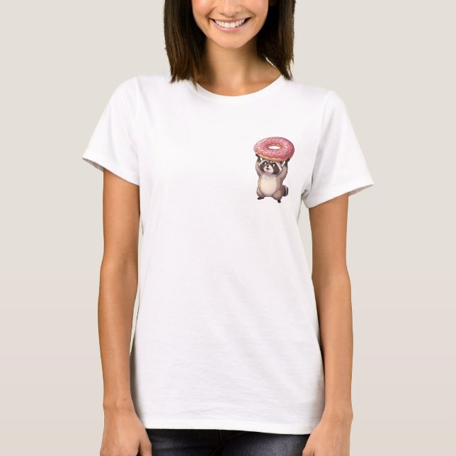 Cute Raccoon Lifting Giant Pink Glazed Donut T Shirt (Framsida)