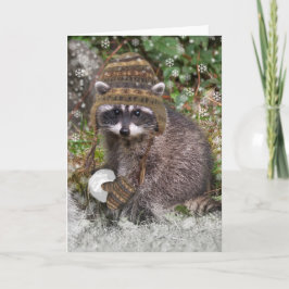 Cute Raccoon med mittenmynt och snöboll Helgkort