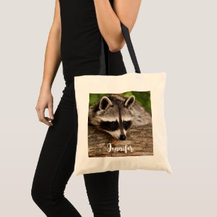 Cute Raccoon Resten på en logg Tygkasse