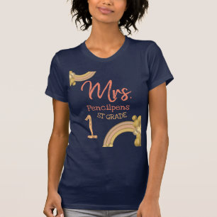 Cute Rainbow Anpassningsbar Elementary Teacher Sch T Shirt