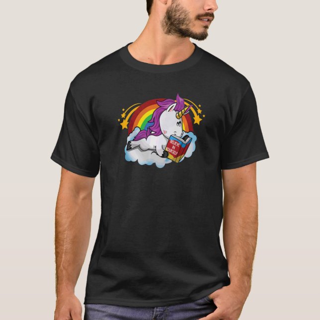Cute Reading Bibliotek Unicorn Read Bokar Reader T Shirt (Framsida)