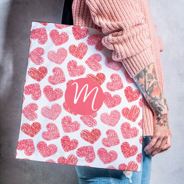 Cute Red Doodled Heart Valentines Day Monogram Tygkasse (Skapare uppladdad)