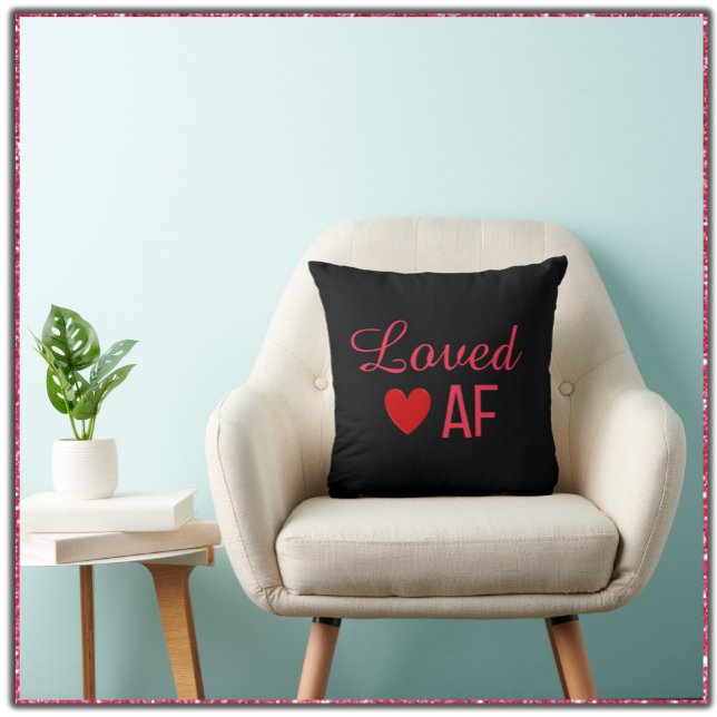 Cute Red Heart Loved AF Kudde (Skapare uppladdad)