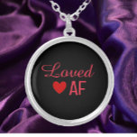 Cute Red Heart Loved AF Silverpläterat Halsband<br><div class="desc">Cute LOVED AF-design med rött hjärta och bokstäver.</div>