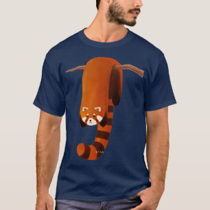 Cute Red Panda som hänger på den röda plattan träd T Shirt