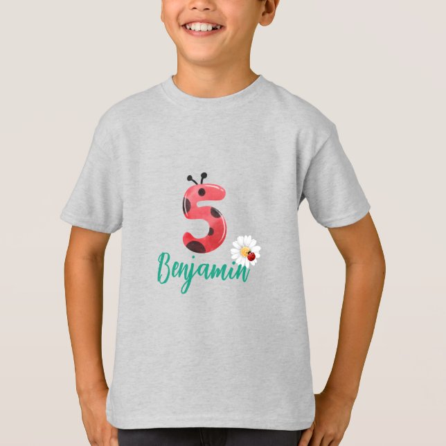 Cute red Polka dot Ladybug 5th Födelsedagsfest nam T Shirt (Framsida)
