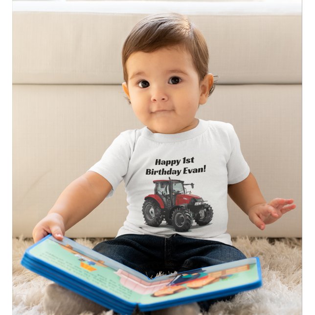 Cute Red Tractor Farm Equipment 1:a födelsedagen P T Shirt (Skapare uppladdad)