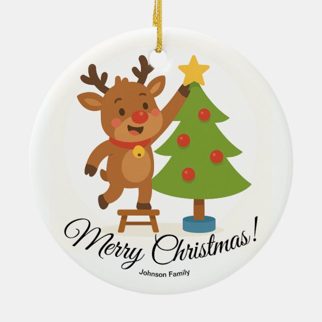Cute Reindeer Decorating Tree Personalized Name Julgransprydnad Keramik (Baksidan)