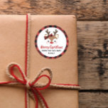 Cute Reindeer Play Bow Red God jul Runt Klistermärke<br><div class="desc">Juldekal med en söt renare med stor röd näsa,  streck och en plafbåge i hennes tänder. Röda buffelbock.. Lägg till din familj namn!</div>