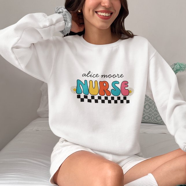 Cute Retro Groovy Colorful Nurse T Shirt (Skapare uppladdad)