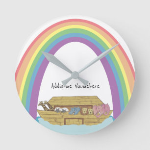 Cute retro Rainbow Noahs Ark på White Rund Klocka