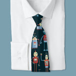 Cute Retro Robot Mönster Mörk Slips<br><div class="desc">Cute och hjälpsamma robotar för tittar i stil på 1950-talet. Farfar gjorde nog de här i sin byggnad. Konstgjord intelligens,  men inte på ett skrämmande sätt.</div>