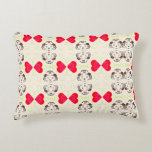 Cute Ribbon Pattern Prydnadskudde<br><div class="desc">A sweet and stylish throw pillow featuring a charming red ribbon pattern,  perfect for adding a trendy touch to your home decor</div>