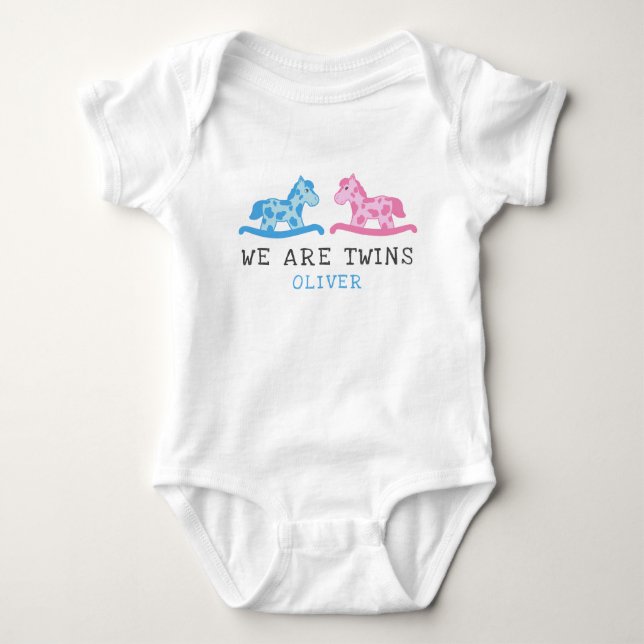 Cute Rocking Horse Twillingars Boy Girl Namn T Shirt (Framsida)