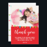 Cute Roligt Bunting Flagga Kid BIrthday Photo Tack Kort<br><div class="desc">Tack för att du fick ett kort för din tjej eller pojkars födelsedagsfest. Tack för att du kom till ditt barns födelsedagsfest! Flaggor har färgstark födelsedagsfest som buntar i grönt, blått och rött färg och ett foto - infoga ditt barns foto i mallen. Texten är trendigets skript - ändra tackmeddelandet...</div>