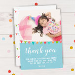 Cute Roligt Bunting Flagga Kid BIrthday Photo Tack Kort<br><div class="desc">Tack för att du fick ett kort för din tjej eller pojkars födelsedagsfest. Tack för att du kom till ditt barns födelsedagsfest! Flaggor har färgstark födelsedagsfest som buntar i grönt, blått och rött färg och ett foto - infoga ditt barns foto i mallen. Texten är trendigets skript - ändra tackmeddelandet...</div>