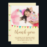 Cute Roligt Bunting Flagga Kid BIrthday Photo Tack Kort<br><div class="desc">Tack för att du fick ett kort för din tjej eller pojkars födelsedagsfest. Tack för att du kom till ditt barns födelsedagsfest! Flaggor har färgstark födelsedagsfest som buntar i grönt, blått och rött färg på en gult och ett foto - infoga ditt barns foto i mallen. Texten är trendigets skript...</div>