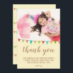 Cute Roligt Bunting Flagga Kid BIrthday Photo Tack Kort<br><div class="desc">Tack för att du fick ett kort för din tjej eller pojkars födelsedagsfest. Tack för att du kom till ditt barns födelsedagsfest! Flaggor har färgstark födelsedagsfest som buntar i grönt, blått och rött färg på en gult och ett foto - infoga ditt barns foto i mallen. Texten är trendigets skript...</div>