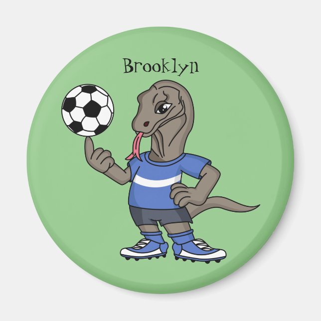 Cute roligt Komodo draon spelar fotboll tecknad Magnet (Framsidan)