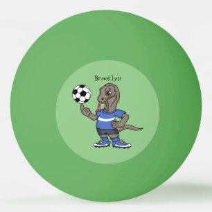Cute roligt Komodo draon spelar fotboll tecknad Pingisboll