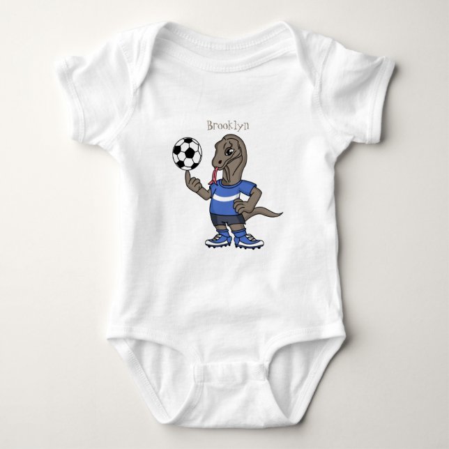 Cute roligt Komodo draon spelar fotboll tecknad T Shirt (Framsida)