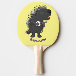 Cute roligt porcupine spelar banjo tecknad pingisracket