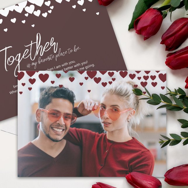 Cute, romerska hjärtans hjärtan, burgundöda hjärta inbjudningar (Personalized Valentine's day photo greeting card with hearts, script writing, cute color changeable)