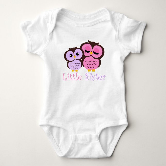 Cute Rosa and Lila Uggla Little Sister T Shirt (Framsida)
