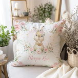 Cute Rosa Blommigt Bunny Rabbit Flicka Nursery Kudde<br><div class="desc">Den här eleganten har en söt baby-bunny som är försedd med vackra blommigtar för rosa och vattenfärgad grön andedräkt</div>