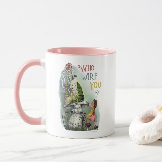 Cute Rosa Caterpelare i Alice i Wonderland Art Mugg (Med munk)