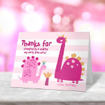 Cute Rosa Dinosaurs Kawaii Whimsical Girl Birthday Tack Kort<br><div class="desc">"Tack för att du smet förbi". En roligt, visuell, lekfull bild av två söta, feta, kawaii, rosa brontosaurus och roligt, handskriven typografi över en ljus rosa och vit, rand bakgrund, ger dig en uppskattning. En coola av typen "raster" och din anpassningsbar finns inuti. Säg tack till dina gäster med dessa...</div>