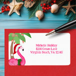 Cute Rosa Flamingo Beach-Helgdag Addres Adressetikett<br><div class="desc">Den här flaggans juladressetikett har en söt rosa flamingo med en julhatt som står med handflatan träd som är dekorerad med helgdag.</div>